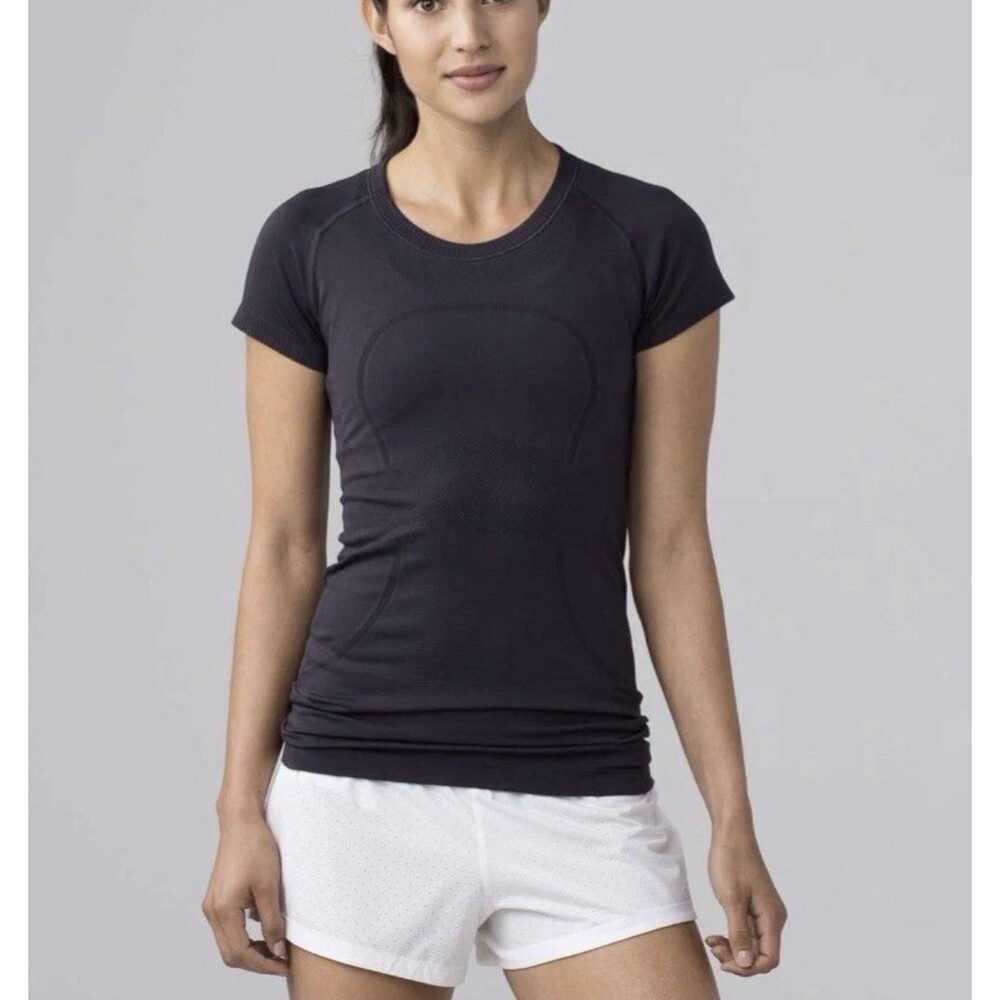 Lululemon Women's Swiftly Tech Short Sleeve Shirt Size 2 Hip Length Hip Black